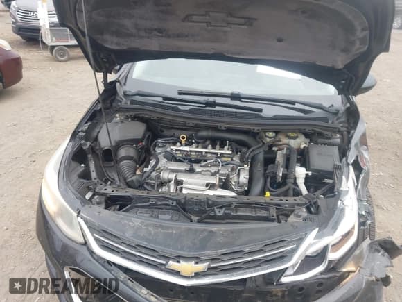 ✅ 2018 Chevrolet Cruze LS • VIN: 1G1BB5SM4J7116996 • Lot: 43534133. Listed on IAAI with 204,194 mi. Free auction sales archive from the USA and detailed vehicle history report at DreamBid. Image 10.