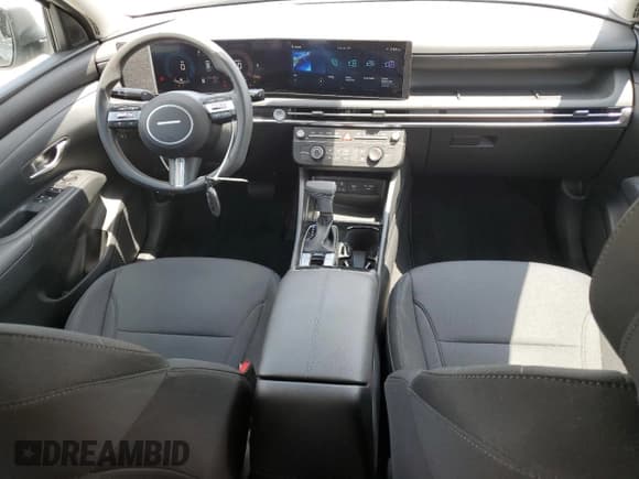 ✅ 2025 Hyundai Tucson SE • VIN: 5NMJA3DE8SH514545 • Lot: 62113205. Wystawiony na Copart z przebiegiem 3 015 mil. Bezpłatny archiwum sprzedaży aukcyjnych z USA i szczegółowy raport historii pojazdu na DreamBid. Zdjęcie 8.