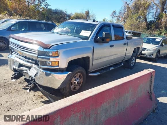 ✅ 2017 Chevrolet Silverado 2500HD Work Truck • VIN: 1GC1KUEG0HF101947 • Lot: 43635344. Wystawiony na IAAI z przebiegiem 188 245 mil. Bezpłatny archiwum sprzedaży aukcyjnych z USA i szczegółowy raport historii pojazdu na DreamBid. Zdjęcie 2.