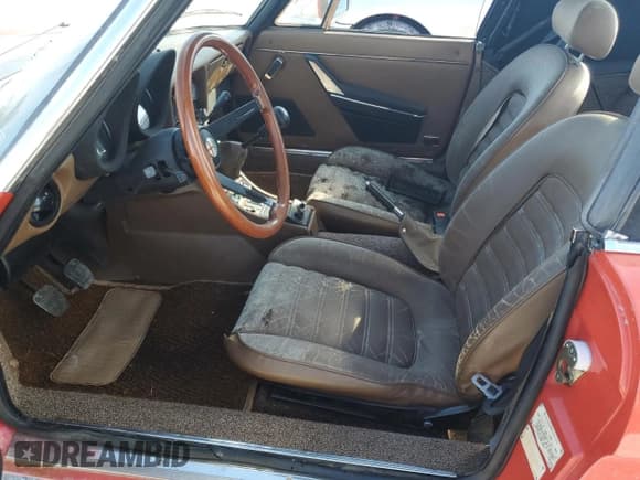✅ 1982 Alfa Romeo Spider Veloce • VIN: ZARBA5416C1014866 • Lot: 74581864. Listed on Copart with 26,202 mi. Free auction sales archive from the USA and detailed vehicle history report at DreamBid. Image 7.