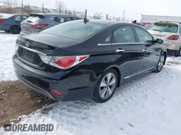 ✅ 2012 Hyundai Sonata Hybrid • VIN: KMHEC4A45CA043197 • Lot: 41611904. Listed on IAAI with 178,902 mi. Free auction sales archive from the USA and detailed vehicle history report at DreamBid. Image 4.