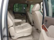 ✅ 2008 GMC Yukon XL SLT 4SB • VIN: 1GKFC16J28R107117 • Lot: 42094539. Wystawiony na IAAI z przebiegiem 197 311 mil. Bezpłatny archiwum sprzedaży aukcyjnych z USA i szczegółowy raport historii pojazdu na DreamBid. Zdjęcie 8.