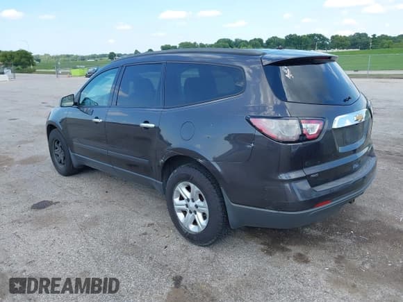 ✅ 2013 Chevrolet Traverse LS • VIN: 1GNKVFKD9DJ153979 • Lot: 42911793. Listed on IAAI with 192,532 mi. Free auction sales archive from the USA and detailed vehicle history report at DreamBid. Image 3.