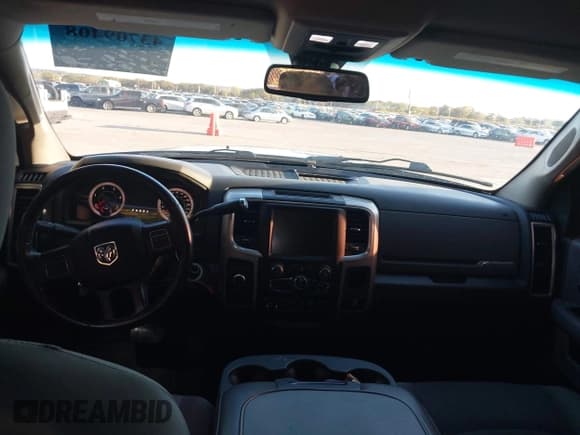 ✅ 2017 Ram 2500 Lone Star • VIN: 3C6UR5DL0HG581667 • Lot: 43709408. Wystawiony na IAAI z przebiegiem 141 647 mil. Bezpłatny archiwum sprzedaży aukcyjnych z USA i szczegółowy raport historii pojazdu na DreamBid. Zdjęcie 17.