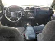 ✅ 1999 Chevrolet Blazer Trailblazer • VIN: 1GNDT13W1X2169254 • Lot: 55021105. Wystawiony na Copart z przebiegiem 158 169 mil. Bezpłatny archiwum sprzedaży aukcyjnych z USA i szczegółowy raport historii pojazdu na DreamBid. Zdjęcie 8.