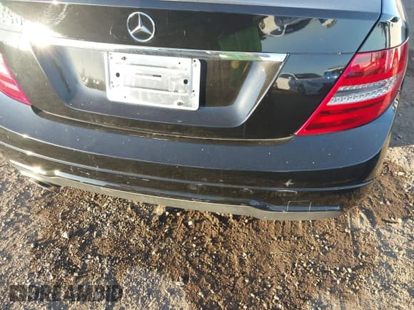 ✅ 2014 Mercedes-Benz C 250 Sport • VIN: WDDGF4HB7EA946274 • Лот: 43928785. Опубликован ранее на IAAI с пробегом 213 127 миль. Бесплатный доступ к архиву аукционных продаж из США и подробный отчёт об истории автомобиля на DreamBid. Изображение 6.