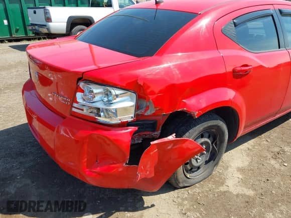 2009 Dodge Avenger SE z VIN 1B3LC46B59N552471, wystawiony jako IAAI lot #42844835 z przebiegiem 171 210 mil mil oraz . Historia ofert i sprzedaży dostępna na DreamBid. Obrazek 6.