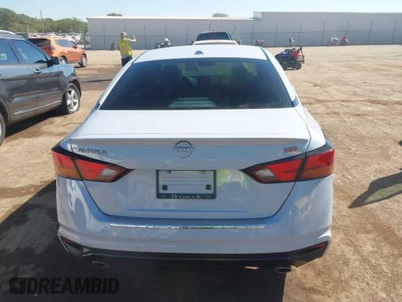 ✅ 2023 Nissan Altima SR • VIN: 1N4BL4CV3PN352085 • Lot: 43418892. Listed on IAAI with 21,671 mi. Free auction sales archive from the USA and detailed vehicle history report at DreamBid. Image 16.