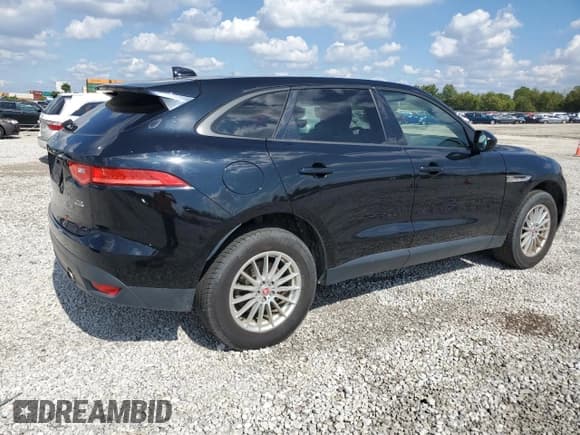 ✅ 2017 Jaguar F-Pace 35t • VIN: SADCS2BV0HA054940 • Lot: 81785905. Wystawiony na Copart z przebiegiem 100 109 mil. Bezpłatny archiwum sprzedaży aukcyjnych z USA i szczegółowy raport historii pojazdu na DreamBid. Zdjęcie 3.