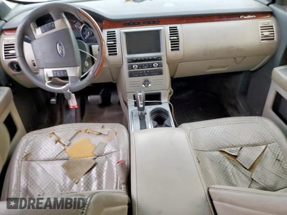 ✅ 2011 Ford Flex Limited • VIN: 2FMGK5DC4BBD00258 • Lot: 93067925. Wystawiony na Copart z przebiegiem Nie podano. Bezpłatny archiwum sprzedaży aukcyjnych z USA i szczegółowy raport historii pojazdu na DreamBid. Zdjęcie 8.