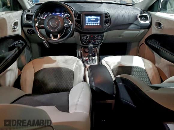 ✅ 2018 Jeep Compass Latitude • VIN: 3C4NJDBBXJT156477 • Lot: 94721855. Listed on Copart with 73,844 mi. Free auction sales archive from the USA and detailed vehicle history report at DreamBid. Image 8.