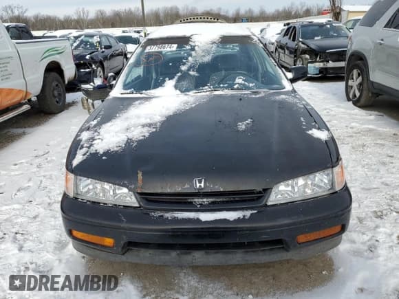 ✅ 1995 Honda Accord EX • VIN: 1HGCD5658SA134349 • Лот: 37798674. Опубликован ранее на Copart с пробегом 206 985 миль. Бесплатный доступ к архиву аукционных продаж из США и подробный отчёт об истории автомобиля на DreamBid. Изображение 5.