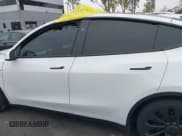 ✅ 2024 Tesla Model Y Performance • VIN: 7SAYGDEF6RF112421 • Lot: 43566102. Wystawiony na IAAI z przebiegiem 11 378 mil. Bezpłatny archiwum sprzedaży aukcyjnych z USA i szczegółowy raport historii pojazdu na DreamBid. Zdjęcie 14.