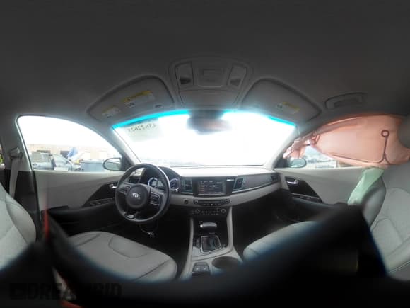 ✅ 2019 Kia Niro EX • VIN: KNDCD3LD2K5254526 • Lot: 43622625. Wystawiony na IAAI z przebiegiem 41 375 mil. Bezpłatny archiwum sprzedaży aukcyjnych z USA i szczegółowy raport historii pojazdu na DreamBid. Zdjęcie 18.