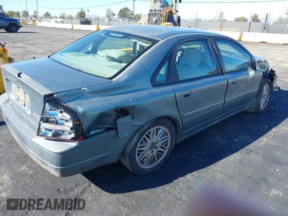 ✅ 2003 Volvo S80 2.9L • VIN: YV1TS92D531301383 • Lot: 43546025. Wystawiony na IAAI z przebiegiem Nie podano. Bezpłatny archiwum sprzedaży aukcyjnych z USA i szczegółowy raport historii pojazdu na DreamBid. Zdjęcie 4.