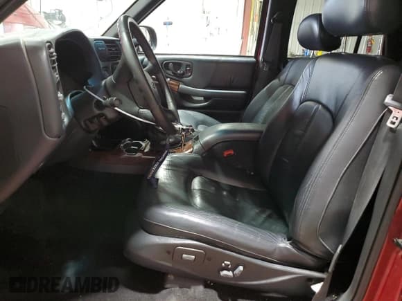 ✅ 2000 Oldsmobile Bravada • VIN: 1GHDT13W6Y2404218 • Лот: 49784485. Опубликован ранее на Copart с пробегом 128 841 миль. Бесплатный доступ к архиву аукционных продаж из США и подробный отчёт об истории автомобиля на DreamBid. Изображение 7.