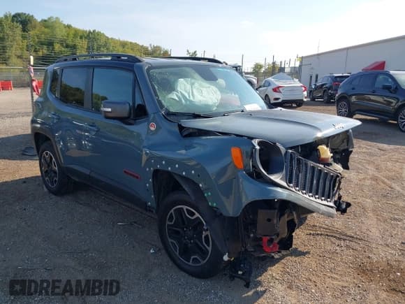✅ 2017 Jeep Renegade Trailhawk • VIN: ZACCJBCB2HPF32245 • Lot: 43245039. Wystawiony na IAAI z przebiegiem 121 648 mil. Bezpłatny archiwum sprzedaży aukcyjnych z USA i szczegółowy raport historii pojazdu na DreamBid. Zdjęcie 1.