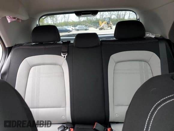 ✅ 2024 Hyundai Venue SEL • VIN: KMHRC8A33RU289169 • Lot: 79748094. Listed on Copart with 9,879 mi. Free auction sales archive from the USA and detailed vehicle history report at DreamBid. Image 10.