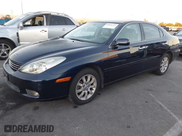 ✅ 2002 Lexus ES 300 • VIN: JTHBF30GX20075778 • Lot: 43899211. Listed on IAAI with 136,125 mi. Free auction sales archive from the USA and detailed vehicle history report at DreamBid. Image 2.