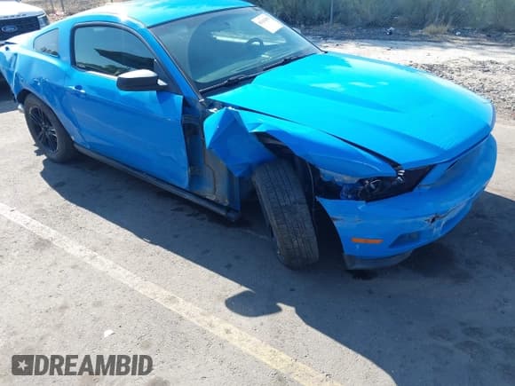 ✅ 2012 Ford Mustang V6 • VIN: 1ZVBP8AM6C5216721 • Lot: 43114205. Listed on IAAI with 221,142 mi. Free auction sales archive from the USA and detailed vehicle history report at DreamBid. Image 1.