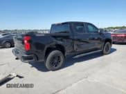 ✅ 2021 Chevrolet Silverado 1500 Custom Trail Boss • VIN: 3GCPYCEL2MG351621 • Lot: 62600554. Wystawiony na Copart z przebiegiem 39 388 mil. Bezpłatny archiwum sprzedaży aukcyjnych z USA i szczegółowy raport historii pojazdu na DreamBid. Zdjęcie 3.