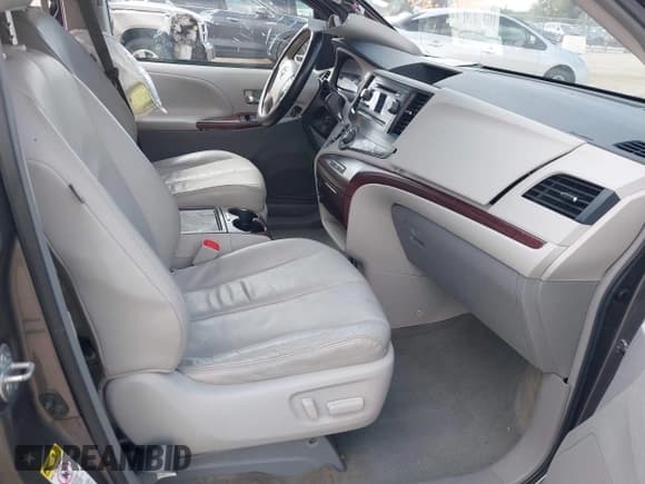 ✅ 2012 Toyota Sienna XLE AAS • VIN: 5TDYK3DC9CS242547 • Lot: 42981571. Listed on IAAI with 156,662 mi. Free auction sales archive from the USA and detailed vehicle history report at DreamBid. Image 5.