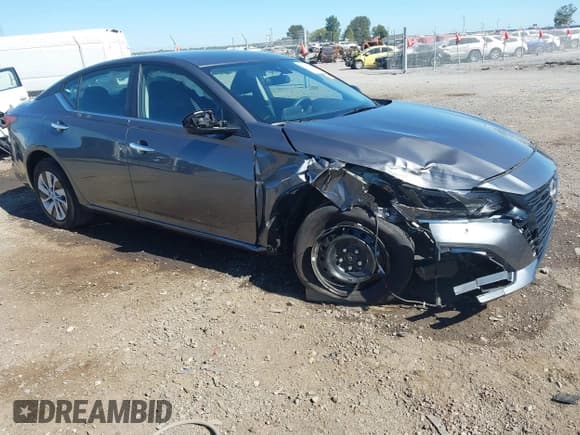 ✅ 2025 Nissan Altima S • VIN: 1N4BL4BVXSN312600 • Lot: 43462168. Listed on IAAI with 9,056 mi. Free auction sales archive from the USA and detailed vehicle history report at DreamBid. Image 1.