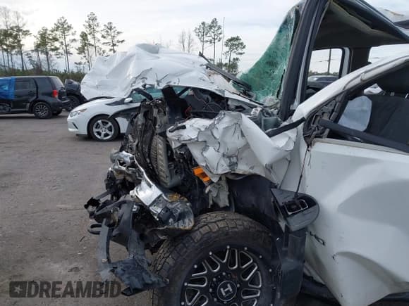 ✅ 2009 Chevrolet Silverado 2500HD LT • VIN: 1GCHC53679F116961 • Lot: 41330365. Listed on IAAI with Not provided. Free auction sales archive from the USA and detailed vehicle history report at DreamBid. Image 6.