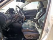 ✅ 2019 Jeep Compass Limited • VIN: 3C4NJDCB9KT650037 • Лот: 82364895. Опубликован ранее на Copart с пробегом 95 895 миль. Бесплатный доступ к архиву аукционных продаж из США и подробный отчёт об истории автомобиля на DreamBid. Изображение 7.