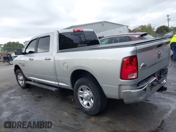 ✅ 2015 Ram 2500 SLT • VIN: 3C6TR4DT5FG562485 • Lot: 43421935. Wystawiony na IAAI z przebiegiem 255 210 mil. Bezpłatny archiwum sprzedaży aukcyjnych z USA i szczegółowy raport historii pojazdu na DreamBid. Zdjęcie 14.