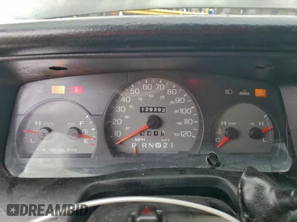 ✅ 1998 Mercury Grand Marquis GS • VIN: 2MEFM74W8WX653299 • Lot: 92753585. Wystawiony na Copart z przebiegiem 129 393 mil. Bezpłatny archiwum sprzedaży aukcyjnych z USA i szczegółowy raport historii pojazdu na DreamBid. Zdjęcie 9.