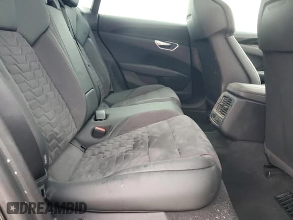 ✅ 2022 Audi e-tron GT Premium Plus • VIN: WAUCJBFW0N7001582 • Lot: 84433364. Listed on Copart with 29,221 mi. Free auction sales archive from the USA and detailed vehicle history report at DreamBid. Image 10.