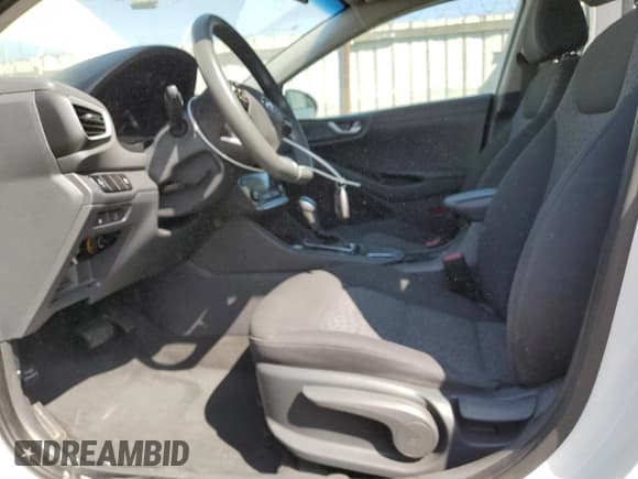 ✅ 2019 Hyundai Ioniq Blue • VIN: KMHC65LC4KU174126 • Lot: 73697504. Wystawiony na Copart z przebiegiem 116 223 mil. Bezpłatny archiwum sprzedaży aukcyjnych z USA i szczegółowy raport historii pojazdu na DreamBid. Zdjęcie 7.