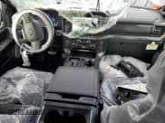 ✅ 2025 Ford F-150 Lariat • VIN: 1FTFW5LD7SFA93510 • Lot: 90701575. Wystawiony na Copart z przebiegiem 40 mil. Bezpłatny archiwum sprzedaży aukcyjnych z USA i szczegółowy raport historii pojazdu na DreamBid. Zdjęcie 8.