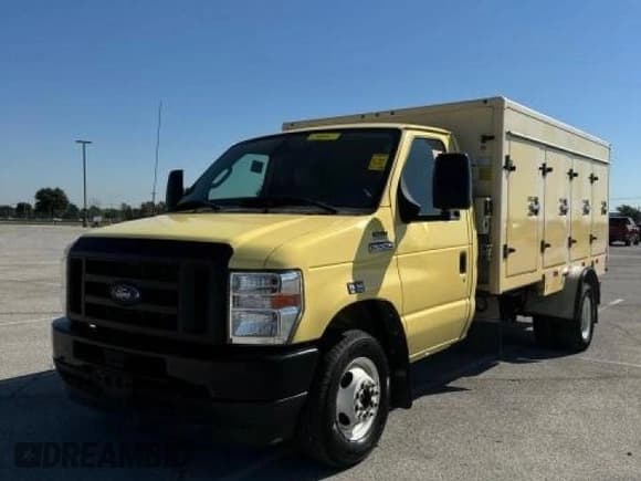✅ 2021 FORD E450 SUPER DUTY CUTAWAY VAN • VIN: 1FDXE4FN8MDC34245 • Lot: 74947084. Wystawiony na Copart z przebiegiem 70 651 mil. Bezpłatny archiwum sprzedaży aukcyjnych z USA i szczegółowy raport historii pojazdu na DreamBid. Zdjęcie 2.