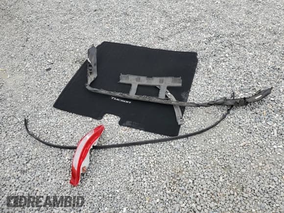 ✅ 2023 Hyundai Tucson Limited • VIN: 5NMJE3AE9PH268282 • Lot: 72622874. Wystawiony na Copart z przebiegiem 27 404 mil. Bezpłatny archiwum sprzedaży aukcyjnych z USA i szczegółowy raport historii pojazdu na DreamBid. Zdjęcie 13.