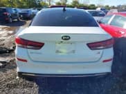 ✅ 2019 Kia Optima LX • VIN: 5XXGT4L30KG306779 • Lot: 43493768. Wystawiony na IAAI z przebiegiem Nie podano. Bezpłatny archiwum sprzedaży aukcyjnych z USA i szczegółowy raport historii pojazdu na DreamBid. Zdjęcie 17.