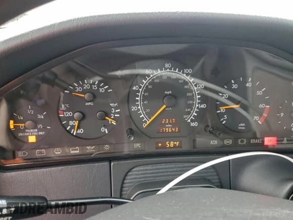 ✅ 1996 Mercedes-Benz S • VIN: WDBGA51E5TA295340 • Лот: 94701385. Опубликован ранее на Copart с пробегом 179 643 миль. Бесплатный доступ к архиву аукционных продаж из США и подробный отчёт об истории автомобиля на DreamBid. Изображение 9.