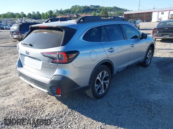 ✅ 2020 Subaru Outback Limited • VIN: 4S4BTANC6L3172251 • Lot: 42285843. Listed on IAAI with 104,262 mi. Free auction sales archive from the USA and detailed vehicle history report at DreamBid. Image 4.