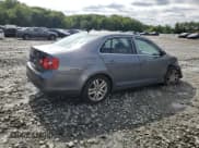 ✅ 2007 Volkswagen Jetta Wolfsburg Edition • VIN: 3VWEF81K37M085293 • Лот: 70127865. Опубликован ранее на Copart с пробегом 173 473 миль. Бесплатный доступ к архиву аукционных продаж из США и подробный отчёт об истории автомобиля на DreamBid. Изображение 3.