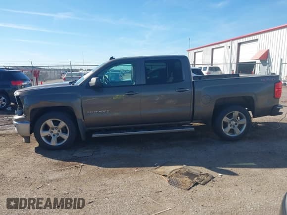 ✅ 2014 Chevrolet Silverado 1500 LT • VIN: 3GCUKRECXEG329097 • Lot: 43585182. Listed on IAAI with 337,559 mi. Free auction sales archive from the USA and detailed vehicle history report at DreamBid. Image 15.