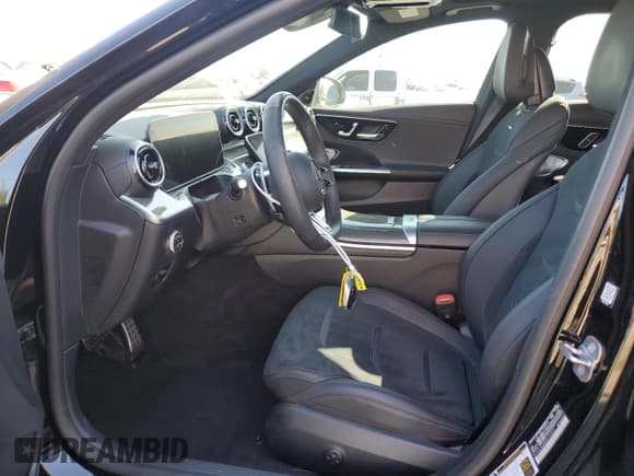 ✅ 2024 Mercedes-Benz C 63 S AMG E Performance • VIN: W1KAF8AB6RR186031 • Lot: 84220074. Wystawiony na Copart z przebiegiem 7 202 mil. Bezpłatny archiwum sprzedaży aukcyjnych z USA i szczegółowy raport historii pojazdu na DreamBid. Zdjęcie 7.