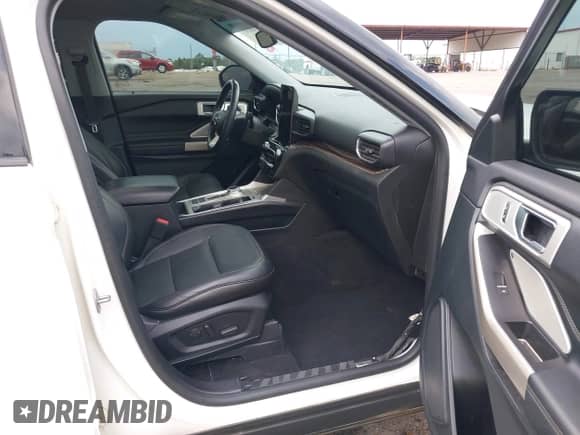 2022 Ford Explorer Limited z VIN 1FMSK7FH4NGC45449, wystawiony jako IAAI lot #43001617 z przebiegiem Nie podano mil oraz . Historia ofert i sprzedaży dostępna na DreamBid. Obrazek 5.