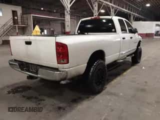 2004 Dodge 3500 SLT z VIN 3D7LU38C24G273384, wystawiony jako IAAI lot #41296748 z przebiegiem 210 825 mil mil oraz . Historia ofert i sprzedaży dostępna na DreamBid. Obrazek 4.