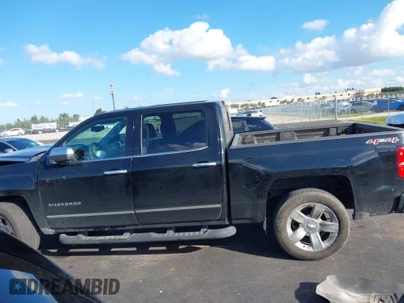 ✅ 2015 Chevrolet Silverado 1500 LTZ • VIN: 3GCUKSEC6FG125082 • Lot: 43537382. Wystawiony na IAAI z przebiegiem 206 405 mil. Bezpłatny archiwum sprzedaży aukcyjnych z USA i szczegółowy raport historii pojazdu na DreamBid. Zdjęcie 14.