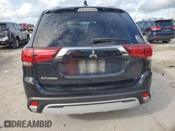 ✅ 2020 Mitsubishi Outlander ES • VIN: JA4AD2A35LZ045281 • Лот: 85327015. Опубликован ранее на Copart с пробегом 130 293 миль. Бесплатный доступ к архиву аукционных продаж из США и подробный отчёт об истории автомобиля на DreamBid. Изображение 6.