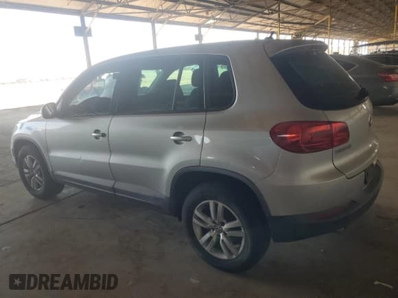 ✅ 2013 Volkswagen Tiguan S • VIN: WVGAV3AX8DW576243 • Лот: 62882635. Опубликован ранее на Copart с пробегом 115 113 миль. Бесплатный доступ к архиву аукционных продаж из США и подробный отчёт об истории автомобиля на DreamBid. Изображение 2.