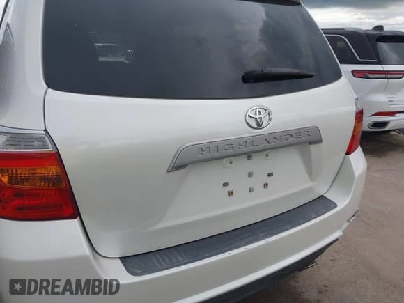 ✅ 2010 Toyota Highlander • VIN: 5TDZA3EH9AS004101 • Lot: 42508668. Listed on IAAI with 204,419 mi. Free auction sales archive from the USA and detailed vehicle history report at DreamBid. Image 18.