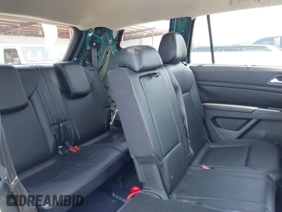 ✅ 2018 Volkswagen Atlas SE • VIN: 1V2LR2CAXJC558200 • Lot: 42297089. Listed on IAAI with 95,366 mi. Free auction sales archive from the USA and detailed vehicle history report at DreamBid. Image 8.