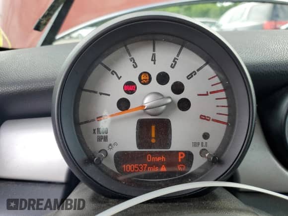 2012 MINI Hardtop with VIN WMWSU3C53CT260060, listed as a Copart auction lot 63656395 with 100,537 mi miles and Clean title. Bid and sale history available at DreamBid. Image 9.